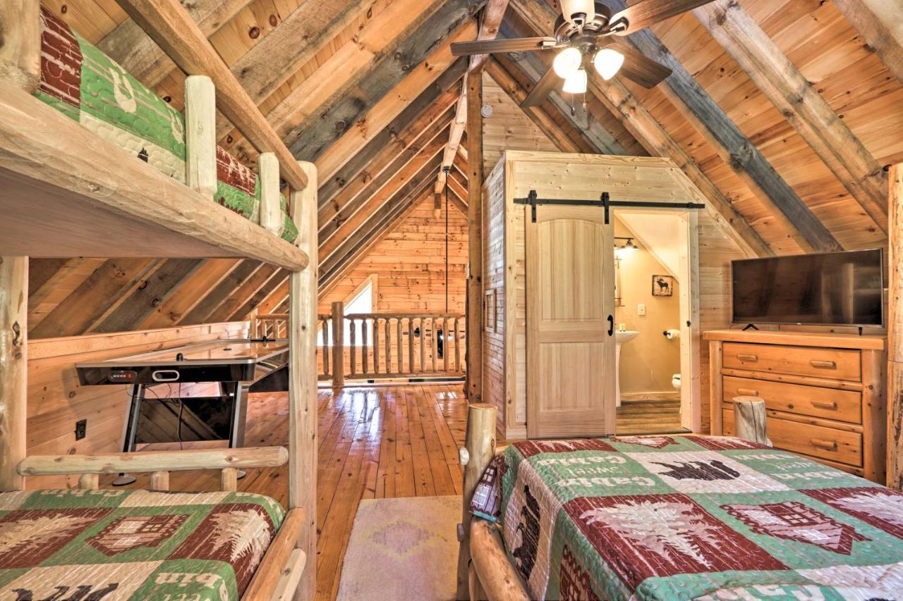 Gatlinburg Cabin With Loft And Game Room 1 Mi To Town Buitenkant foto