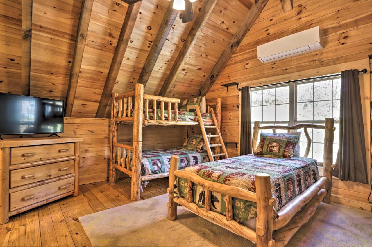 Gatlinburg Cabin With Loft And Game Room 1 Mi To Town Buitenkant foto